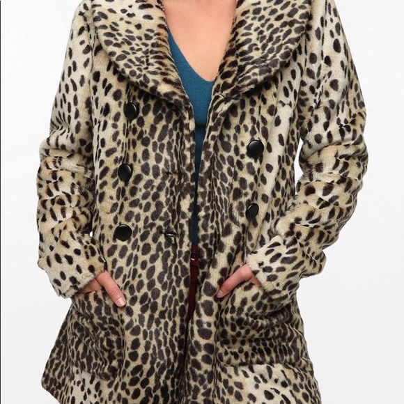 Faux Fur Ocelot Print Sparkle & Fade NWOT XS - Picture 5 of 6
